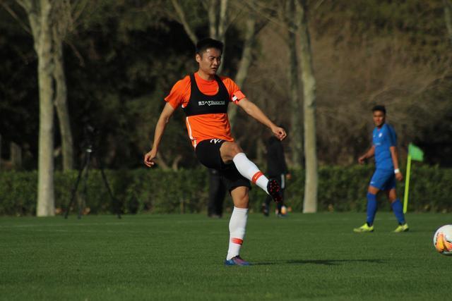 詹姆斯的引援计划遭遇重大挫败，76人失去乐福